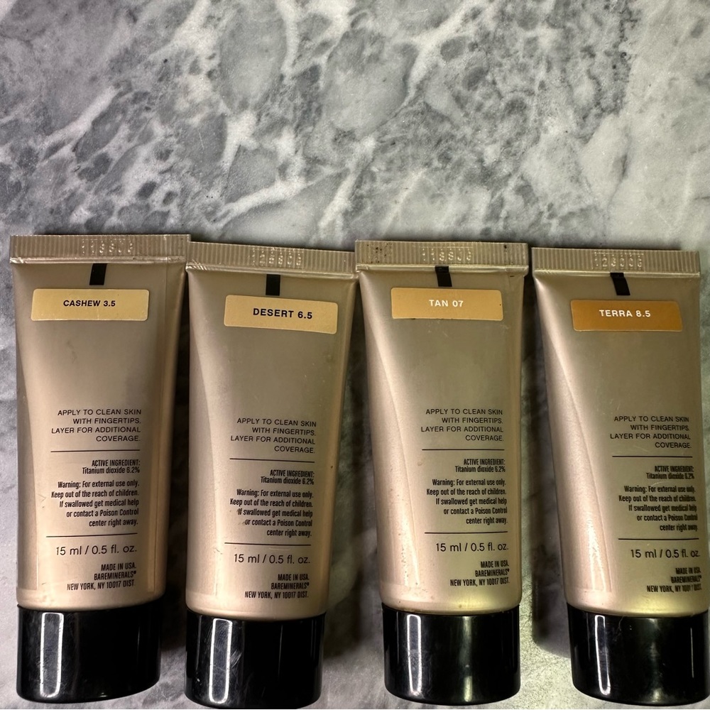 BareMinerals Complexion Rescue Foundation - Picture 2 of 3